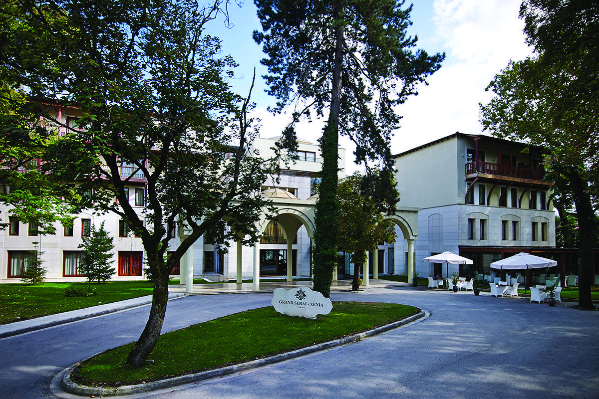 Grand Serai Congress And Spa Joánina Kültér fotó The main entrance of the hotel