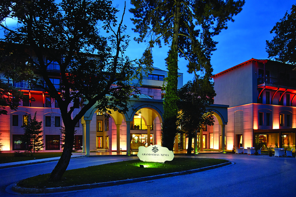 Grand Serai Congress And Spa Joánina Kültér fotó Entrance of the hotel