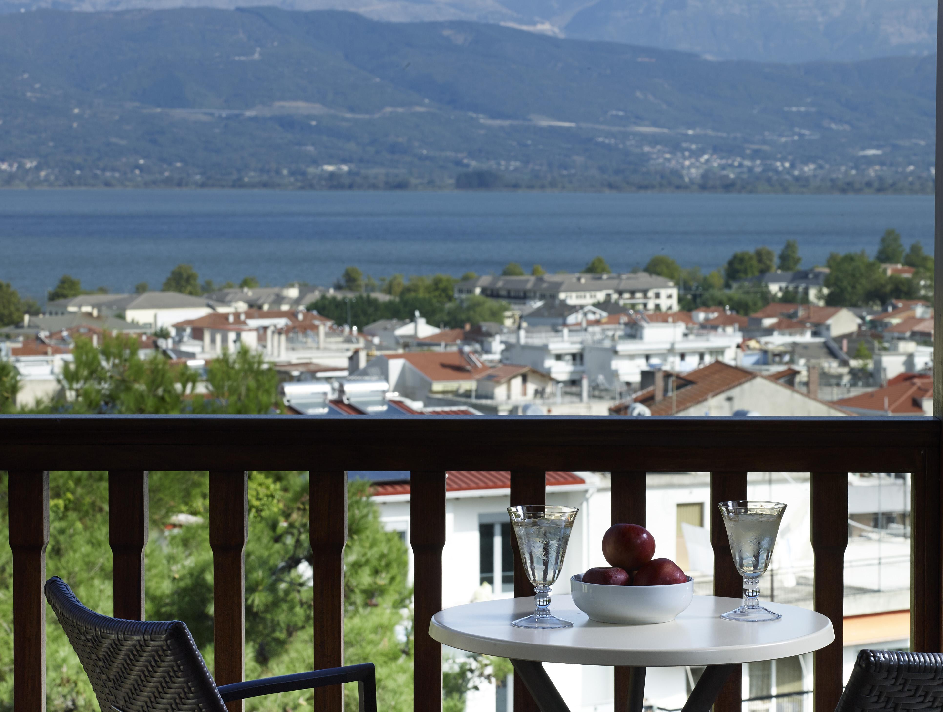 Grand Serai Congress And Spa Joánina Kültér fotó View of Nea Agia