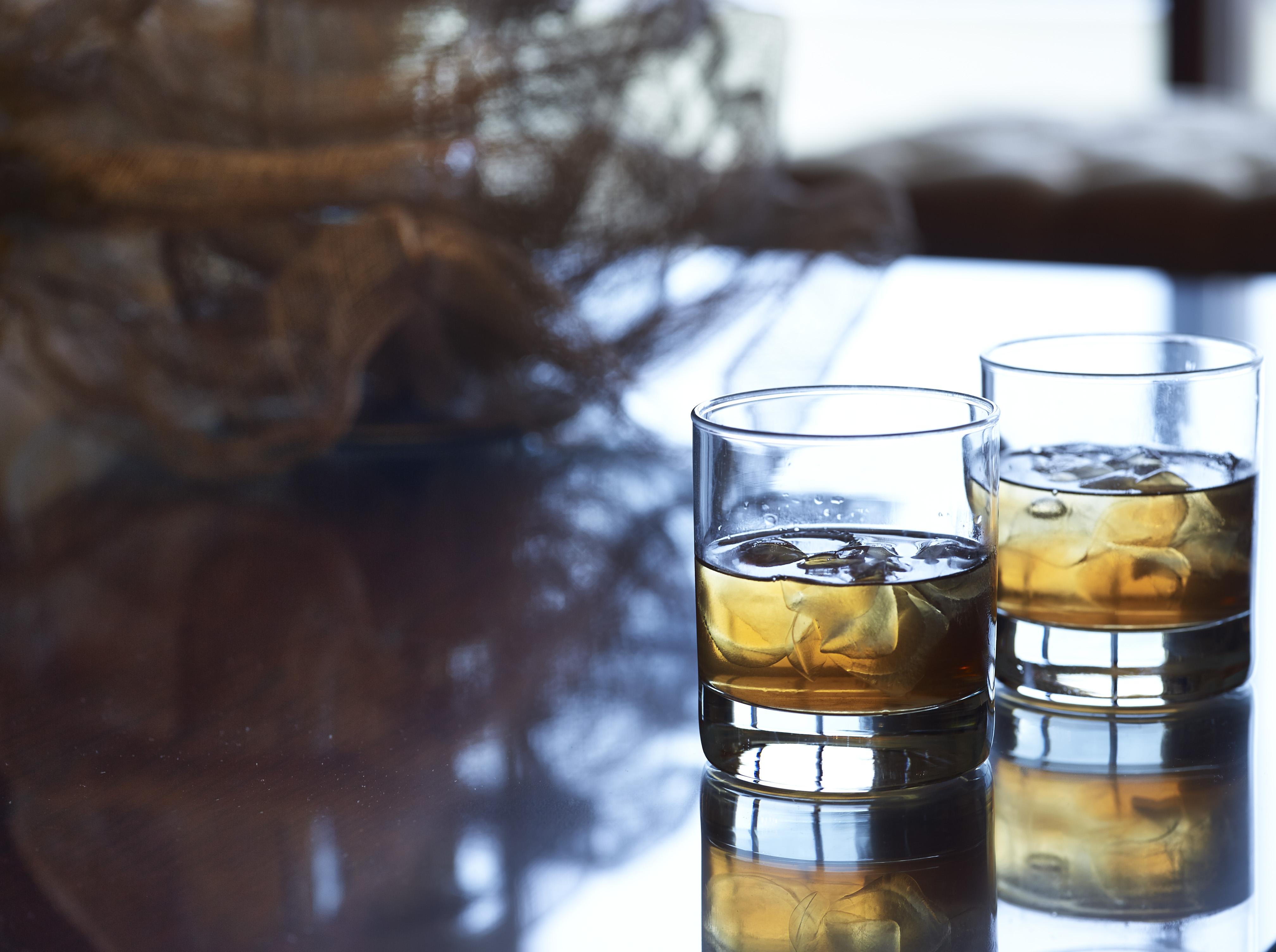 Grand Serai Congress And Spa Joánina Kültér fotó Two old fashioned glasses