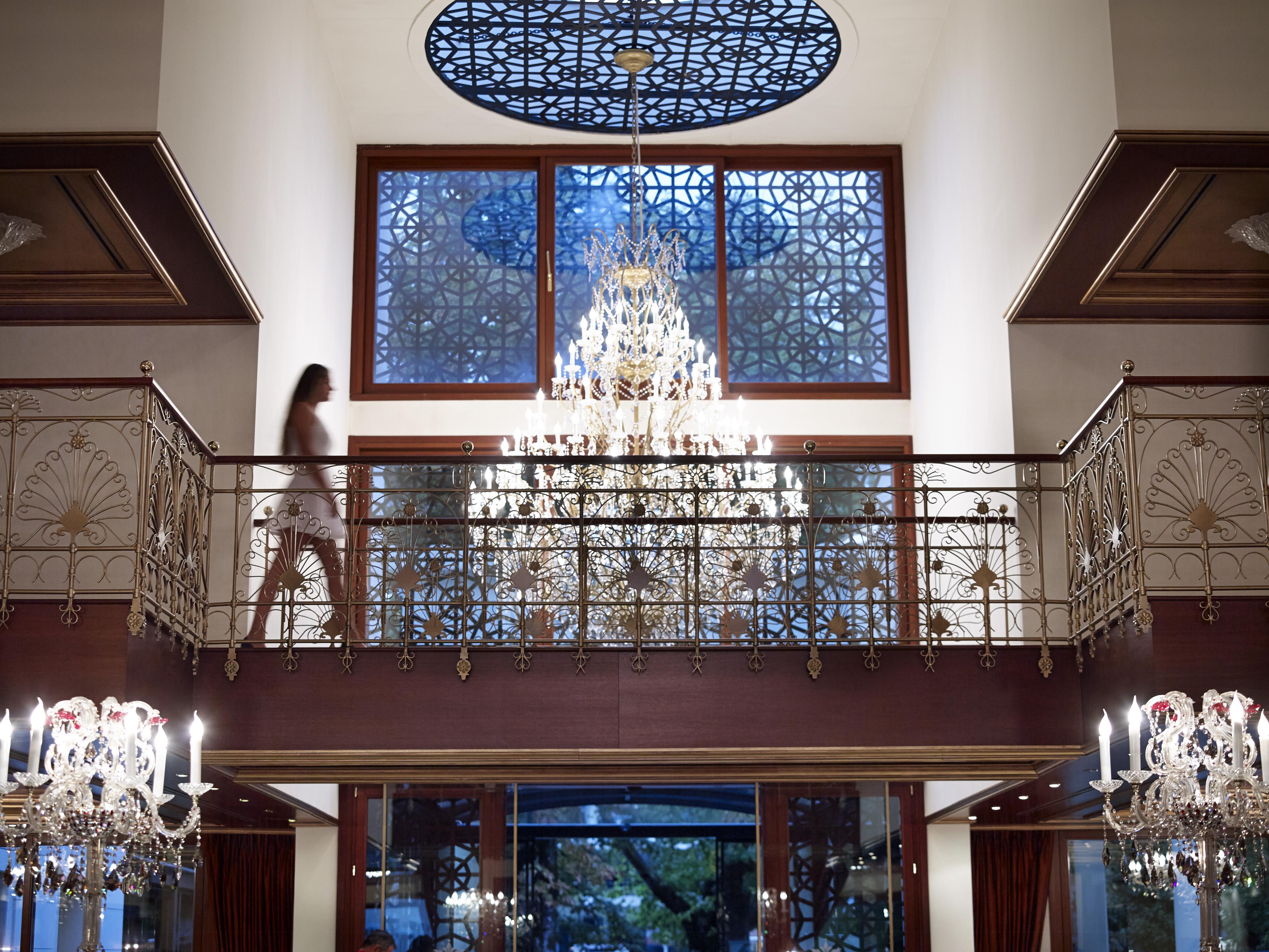 Grand Serai Congress And Spa Joánina Kültér fotó The lobby of the Taj Bengal