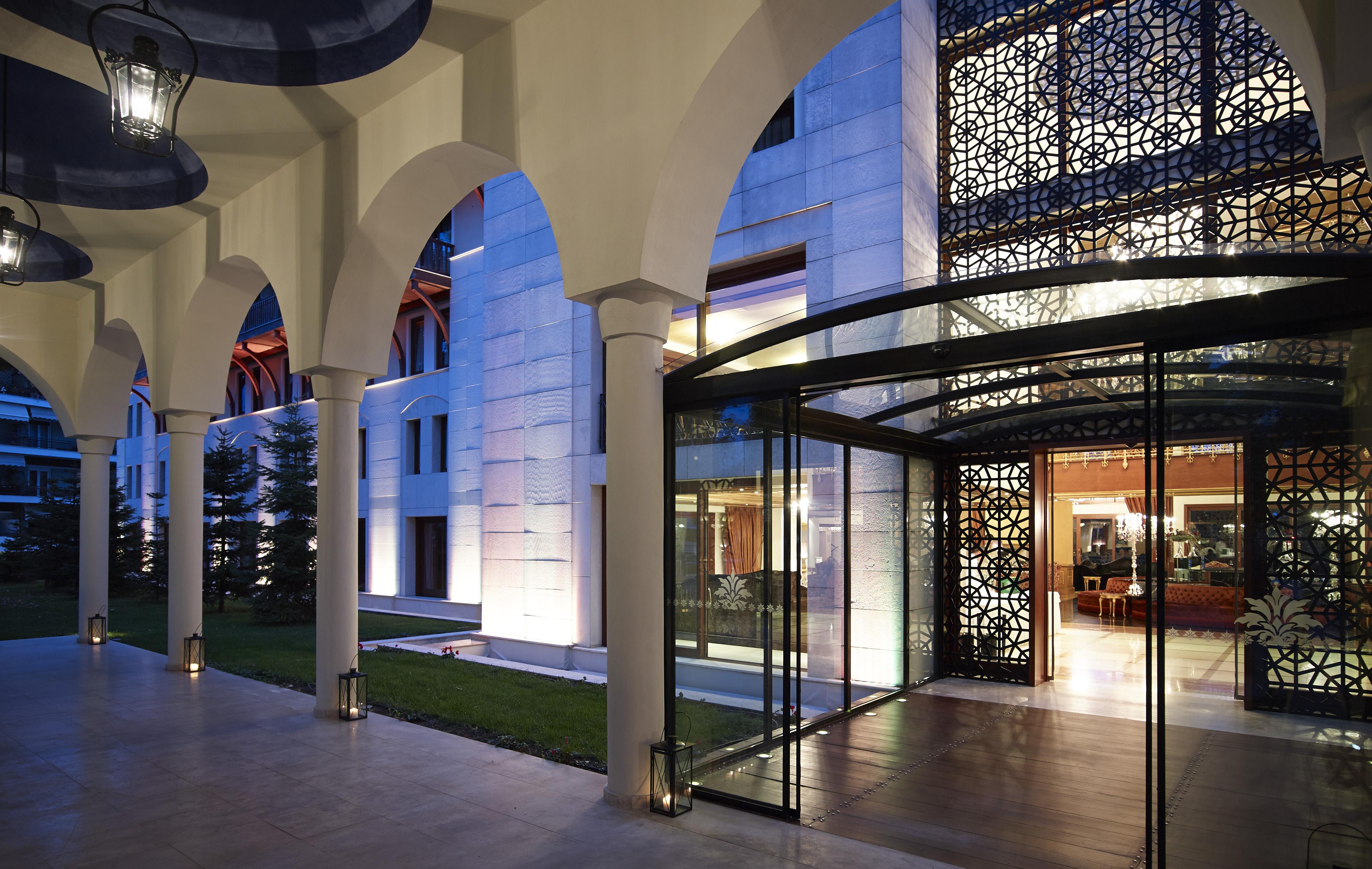 Grand Serai Congress And Spa Joánina Kültér fotó Entrance to the hotel